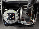 嬉しいオートエアコン装備です!1年中快適な室内に!車内温度を設定すると、風量を自動で調節してくれます♪