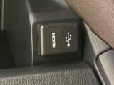 【車載HDMI接続アイテム】普通では見られない動画コンテンツも、HDMI接続なら大画面で迫力再生。渋滞中や長距離ドライブも、退屈知らずの快適空間に変わります。