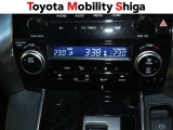 お好み温度に設定すると自動で調整してくれるオ-トエアコン装着車です。