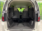 普段のお買い物や通勤、送迎等に十分な荷室スペースを確保しております。セカンドシートを倒すと、大きな荷物の積載も可能です♪