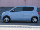 純正ホイールカバーで全体的にデザインがまとまっています。車も人も、オシャレはまずは足元からですね。