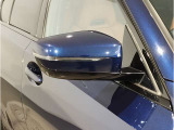 【BMWミラー】視認性の高いスタイリッシュなミラー。自動防眩機能も付いており夜間のドライビングをサポートします。