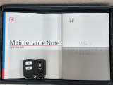スマートキーは鍵をバッグに入れたままでもドアロックの開閉やエンジンのON・OFFができます。夜間や雨の日も鍵を探さなくて良いので便利です。