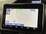 純正ナビを装備。タッチパネル式で使いやすく、お出かけもラクラクです。