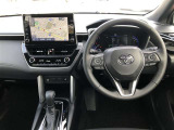 シンプルで使いやすいコクピット。視界性もよく運転しやすいですよ。スイッチ類も使いやすい場所に配置されています。