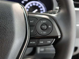 レーダークルーズコントロール(全車速追従機能付)付きです。車速に応じて追従支援してくれるので、ロングドライブも快適です。詳細は販売店スタッフまでおたずねください。