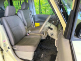 運転席シート廻りは使用感も少なく、良好な状態となっています。丁寧に使われていたことがよくわかりますね。