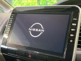 【純正10型ナビ】人気の大型10インチナビを装備。存在感のある大画面はインパクト大!ナビ利用時のマップ表示は見やすく、テレビやDVDは臨場感がアップ!いつものドライブがグッと楽しくなります♪