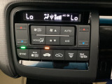 ダブルエアコンは、運転席と助手席でそれぞれ異なる温度を設定できます。