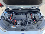 エンジンルームの画像です。店舗にて現車の確認もいただけますので、お電話で在庫のご確認の上是非ご来店くださいませ!!!ワクワクするクルマ選びをご提案します!