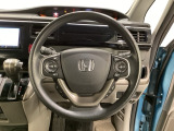 ハンドルにHondaセンシング系のクルーズコントロールやレーンキープアシストなどのスイッチが装備されています。ハンドルから手を離さず安全に操作できます。