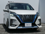 LEDヘッドライト&LEDフォグランプ ハイビームアシスト・ヘッドランプをハイビームにして走行中、前方の対向車や先行車がいたり、明るい場所を走行すると自動でロービームになります。