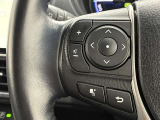 運転中、オーディオの操作をしてて、ハッとしたことはありませんか?ステアリングスイッチは、運転中でもハンドルでオーディオの操作が可能です。安全なドライブをサポートします。