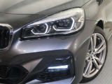 安心のBMW認定中古車は100項目の箇所を徹底的にチェック致します。機械的な箇所や電気系、コンピューターなどをご納車前に点検し、交換基準に達した部品は全て新品に修理返品した後にご納車致します。
