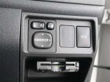 ETC1.0装備車です。深夜や週末にお安く走行出来ますので、今や必需品ですね。