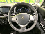 【純正革巻きステアリング】上質な革を使用することで、手にしっかり馴染みとても運転しやすいハンドルです♪
