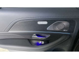 【メモリー付パワーシート】シートをかたどった調整スイッチはメルセデス・ベンツが特許を持っています。様々な体型の乗員に合わせた、きめ細かい調整が可能になっています。