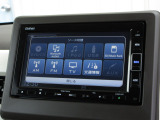 ナビゲーションは純正メモリーナビ(VXM-214VFi)を装着しております。AM、FM、CD、DVD再生、Bluetooth、音楽録音再生、フルセグTVがご使用いただけます。