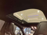 メルセデス・ベンツの定める厳しい基準をクリアしたお車のみをご案内させて頂きます。納車前整備はメーカー規定に基づき100項目以上にも及ぶ点検を熟練のメカニックによって行いご納車させて頂きます。