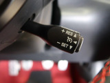【クルーズコントロール】高速道路もラクラク走行。アクセルを離しても一定速度で走行ができ、長距離運転時の負担を軽減!加速・減速も簡単なスイッチ操作で調整できます。