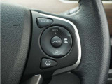 ◆アダプティブクルーズコントロール◆予め設定した車速内でクルマが自動的に加減速。前走車との適切な車間距離を維持しながら追従走行します。【LKAS】車線維持支援システムでステアリング操作を支援。