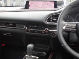 カーナビゲーションシステム付きです。またAndroidオートやApple CarPlayにも対応しております。
