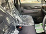 安全・安心な走行のために、納車前にダイハツのクルマを知り尽くしたエキスパートが基本性能に関わる機能や状態を徹底的に点検。消耗部品の交換など法定12ヶ月点検相当の点検・整備を実施しております