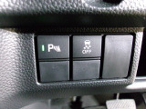 パーキングセンサーや横滑りを防ぐVSA等のスイッチ類は運転席の右側、手の届きやすい位置にあります。