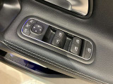 メモリー付き電動シートも装備されておりますのでシート位置を3パターン記憶できます。