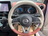 運転中のオーディオ操作は、ステアリングで行いましょう。安全運転で。