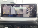 運転席から見づらいサイドミラー下部を映すサイドカメラ装備です!