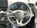 【純正革巻きステアリング】上質な革を使用することで、手にしっかり馴染みとても運転しやすいハンドルです♪