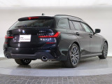 BMWのお車は、走行の安定性とコーナリングの良さを追求し、思い通りにハンドルの操作可能です。試乗車もご用意しておりますので、ぜひ&ldquo;駆け抜ける歓びをご体感ください!
