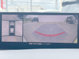 【マルチテレインモニター】車のフロントやサイドのカメラ画像を同時にモニター表示することで、悪路や狭い道を走行時でも周囲の状況確認ができ安心!本格SUVにうれしい装備です♪