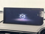 【メーカー純正ナビ】インテリアに溶け込むスタイリッシュな「専用設計」メーカーナビを装備♪視認性や操作性など基本性能にも優れ、より上質なカーライフをお楽しみいただけます。