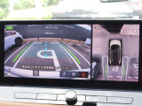 【アラウンドビューモニター】上から見下ろした様な画像で、駐車の際に役立ちます♪  純正ナビですのでナビ画面で大きく確認が出来ます!