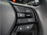 ◆アダプティブクルーズコントロール◆予め設定した車速内でクルマが自動的に加減速。前走車との適切な車間距離を維持しながら追従走行します。【LKAS】車線維持支援システムでステアリング操作を支援。