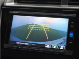 ◆リアワイドカメラシステム◆3種類の表示で後方確認をサポート♪セレクトレバーを「R」の位置に入れるとカメラ画像に切り替え。ノーマルビューでは従来のリアカメラと同様の標準的なビューで表示します!
