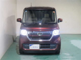 明度の高いLEDヘッドライトで、夜間の運転も安心です。