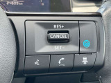 プロパイロット搭載。高速道路でドライバーに代わってアクセル、ブレーキ、ステアリングを自動制御します。