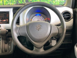 インテリアに合わせたデザインのステアリングは、運転される方のことも考え、運転しやすい形状、大きさです。是非一度、実際に触ってお確かめください。