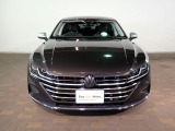 フロントグリル内のVWマークもブラックタイプに変更済です。