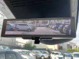大好評「インテリジェントルームミラー」!車両後方のカメラ映像がミラーに映るので、乗員や荷物が多くても安心♪夜間や悪天候の日でもクリアな映像で視界良好です◎