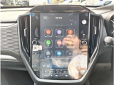 前席パネル中央には大型のモニターを採用★