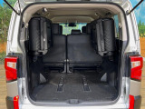 普段のお買い物や通勤、送迎等に十分な荷室スペースを確保しております。セカンドシートを倒すと、大きな荷物の積載も可能です♪