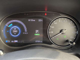 ディスプレイに車両情報や設定が表示可能です。