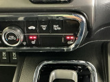 運転席/助手席シートヒーターで寒い日もすぐに温かくなり快適に過ごせます。2段階の温度調整が可能です