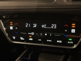 フロント両席にはシートヒーターが付いています!寒い日に便利な装備ですね。