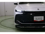4つのランプに宿る力強い眼差し。4眼LEDヘッドランプです。汚れや積雪を取り除いてくれるヘッドライトウォッシャー付。オートライト、オートハイビームも搭載しているので面倒なヘッドライトの切替えは不要です