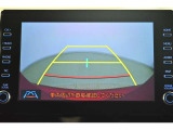 スマートキーや運転席のボタンを押すだけでリアゲートが自動で開閉します!荷物を持っている時や、高い位置にあるバックドアを閉める際に便利な機能です